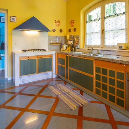Nicoletta By Interhome